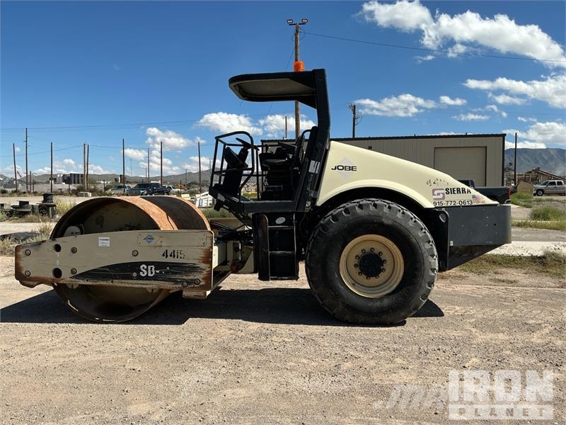 Ingersoll Rand SD116DX Smooth Drum Compactor 单轮压路机