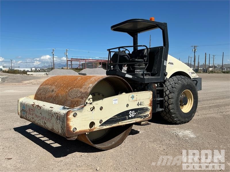 Ingersoll Rand SD116DX Smooth Drum Compactor 单轮压路机