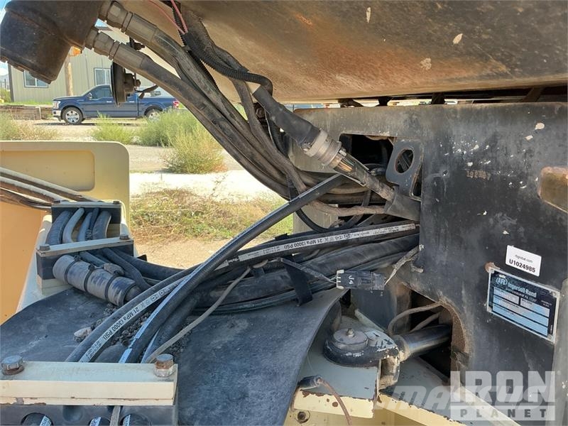 Ingersoll Rand SD116DX Smooth Drum Compactor 单轮压路机
