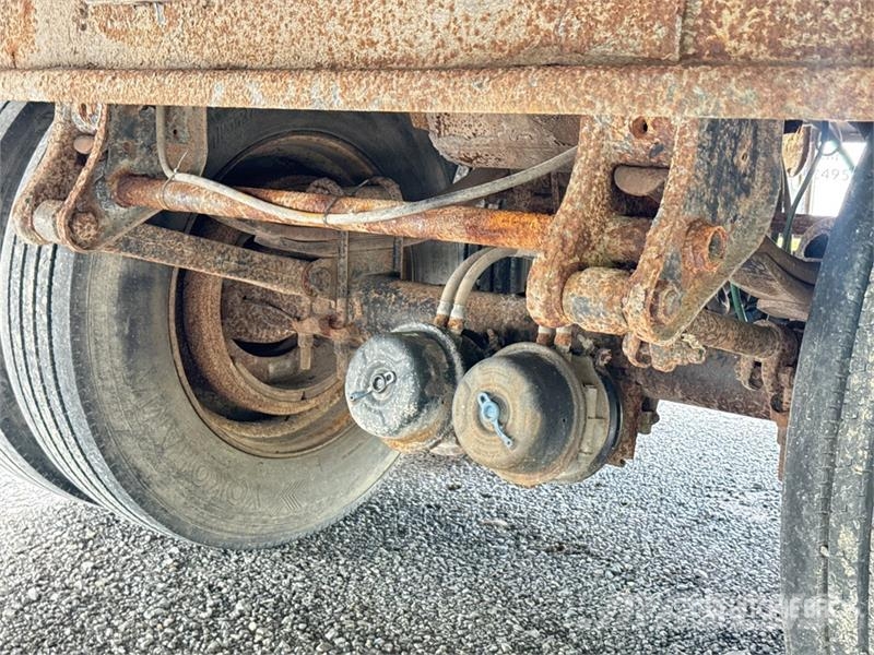 Innovative DCS42 42 ft x 96 in T/A Chip Trailer (I Hout transporter