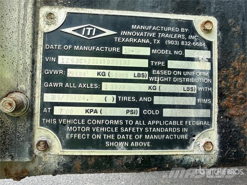 Innovative DCS42 42 ft x 96 in T/A Chip Trailer (I Hout transporter