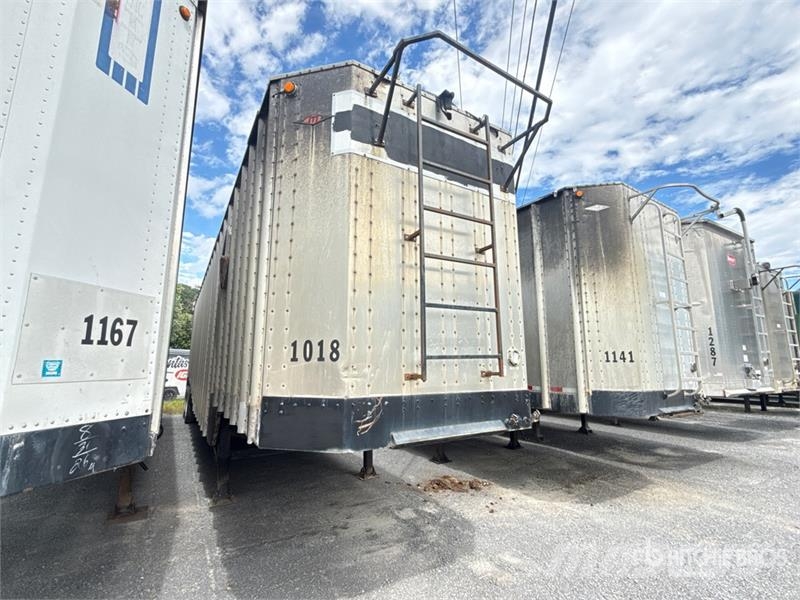 Innovative DCS42 42 ft x 96 in T/A Chip Trailer (I Hout transporter