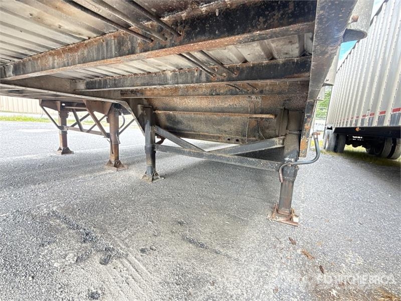 Innovative DCS42 42 ft x 96 in T/A Chip Trailer (I Hout transporter