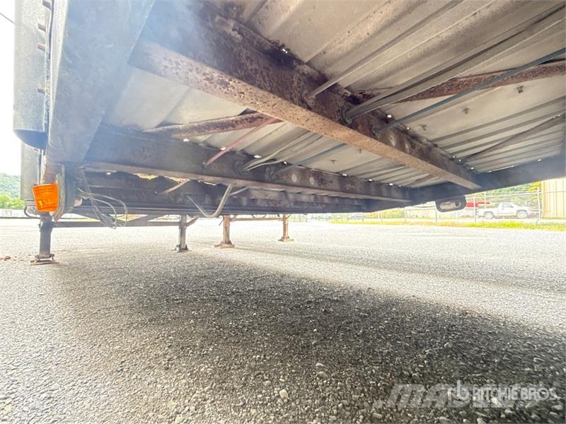 Innovative DCS42 42 ft x 96 in T/A Chip Trailer (I Hout transporter