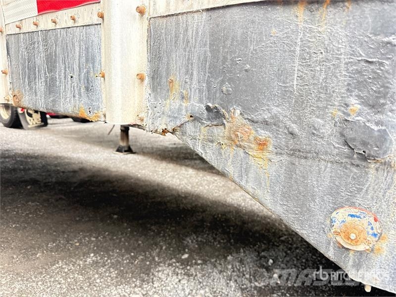 Innovative IWS-42 42 ft x 96 in T/A Chip Trailer Wood chip trailers