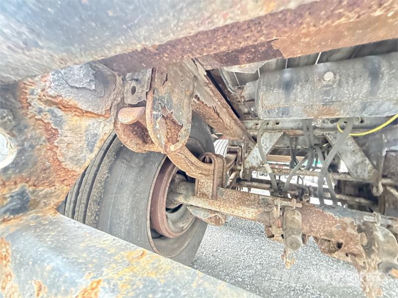 Innovative IWS-42 42 ft x 96 in T/A Chip Trailer Rimorchi per segatura e cippato