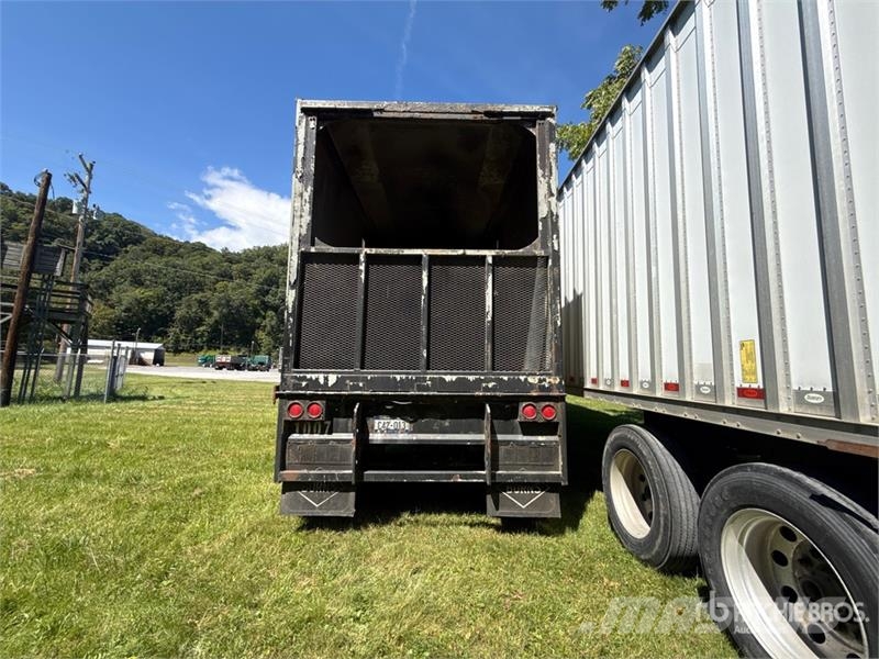 Innovative IWS-42 42 ft x 96 in T/A Chip Trailer Wood chip trailers