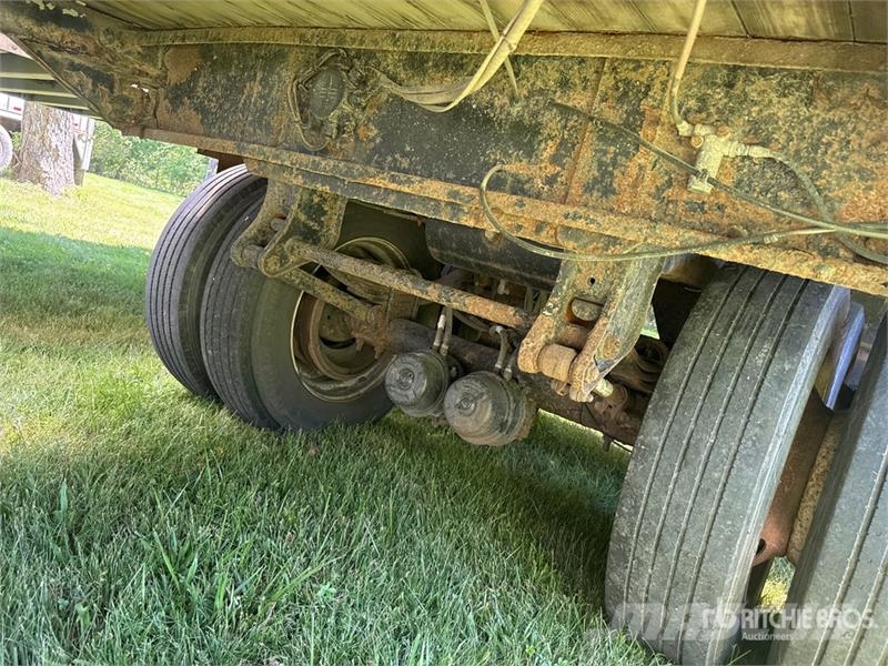 Innovative IWS-42 42 ft x 96 in T/A Chip Trailer Wood chip trailers