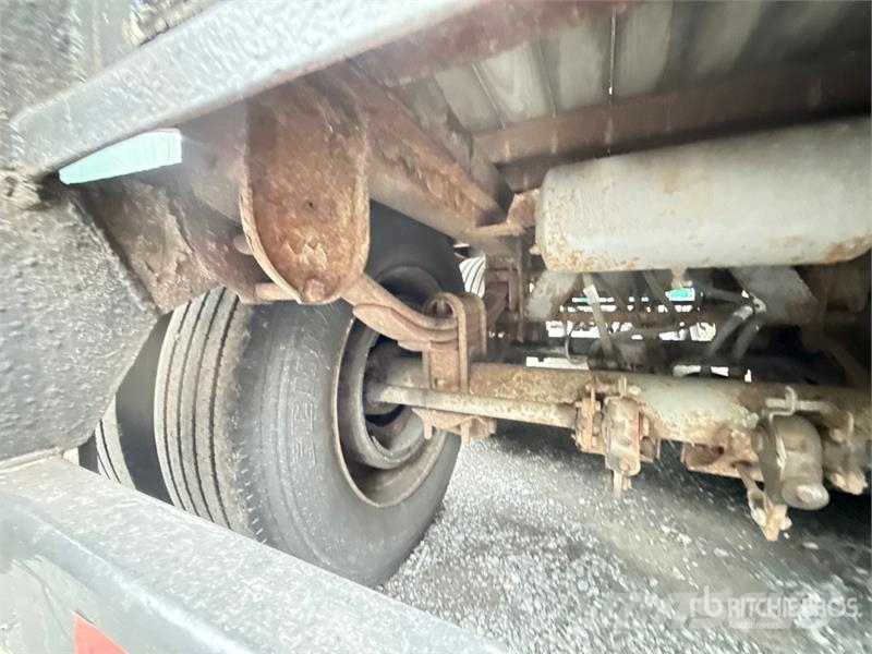 Innovative IWS-42 42 ft x 96 in T/A Chip Trailer Wood chip trailers