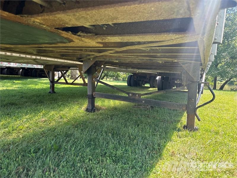 Innovative IWS-42 42 ft x 96 in T/A Chip Trailer Wood chip trailers