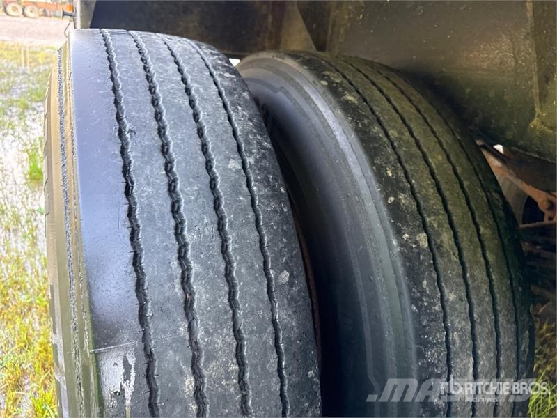  Innovative IWS-42 42 ft x 96 in T/A Open-Top Chip  Rimorchi per segatura e cippato