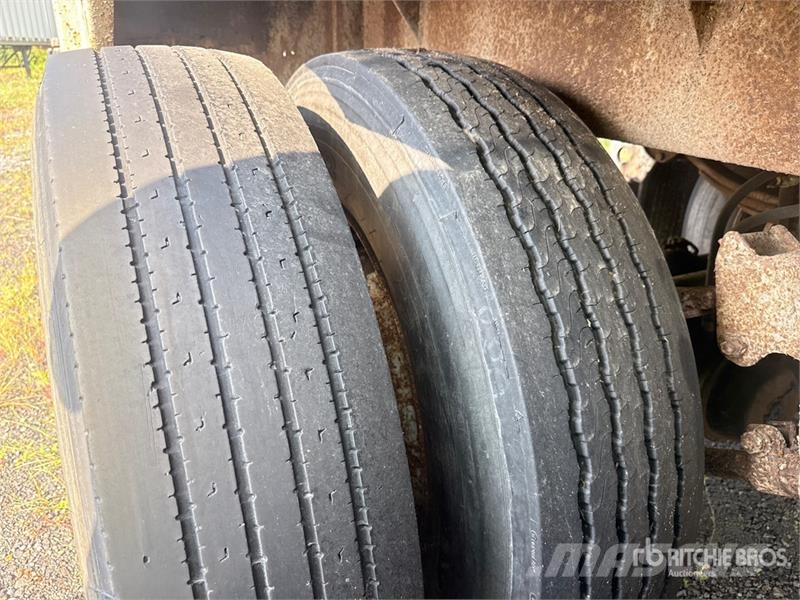 Innovative IWS-42 42 ft x 96 in T/A Chip Trailer Rimorchi per segatura e cippato
