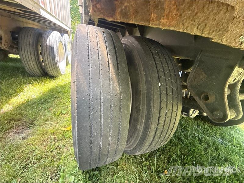 Innovative IWS-42 42 ft x 96 in T/A Chip Trailer Wood chip trailers