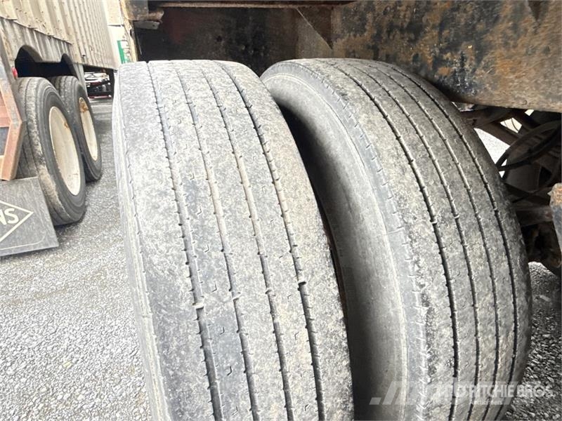 Innovative IWS-42 42 ft x 96 in T/A Chip Trailer Rimorchi per segatura e cippato