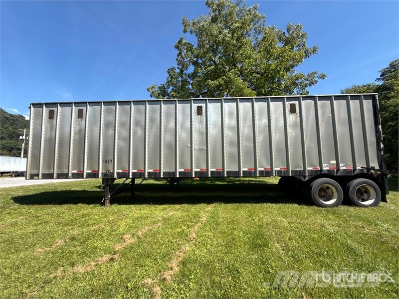 Innovative IWS-42 42 ft x 96 in T/A Chip Trailer Wood chip trailers