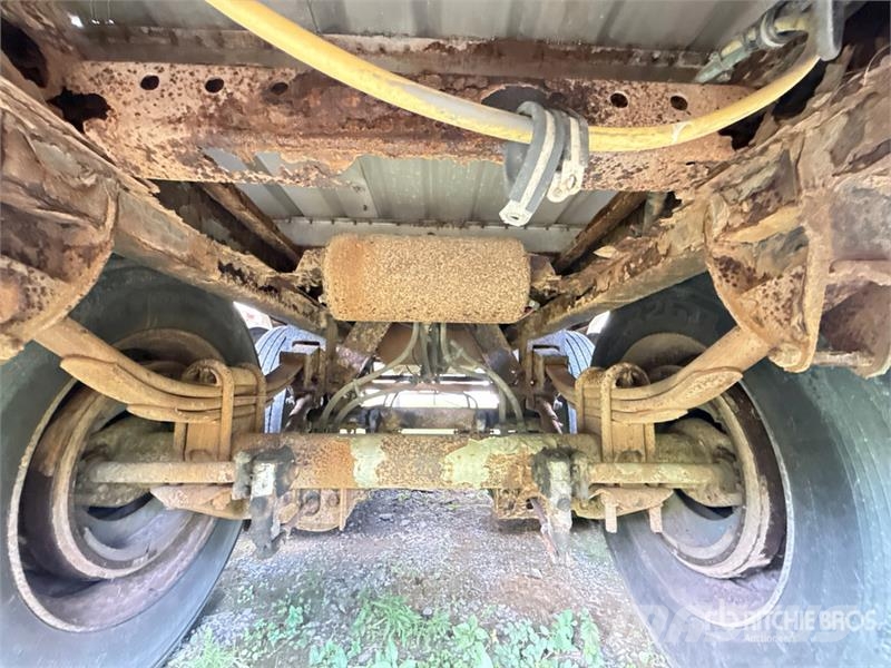Innovative SDS-45 45 ft x 96 in T/A Chip Trailer ( Hout transporter