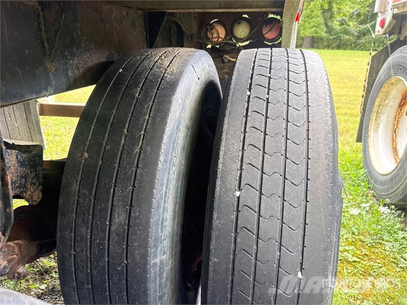 Innovative SDS-45 45 ft x 96 in T/A Chip Trailer ( Hout transporter