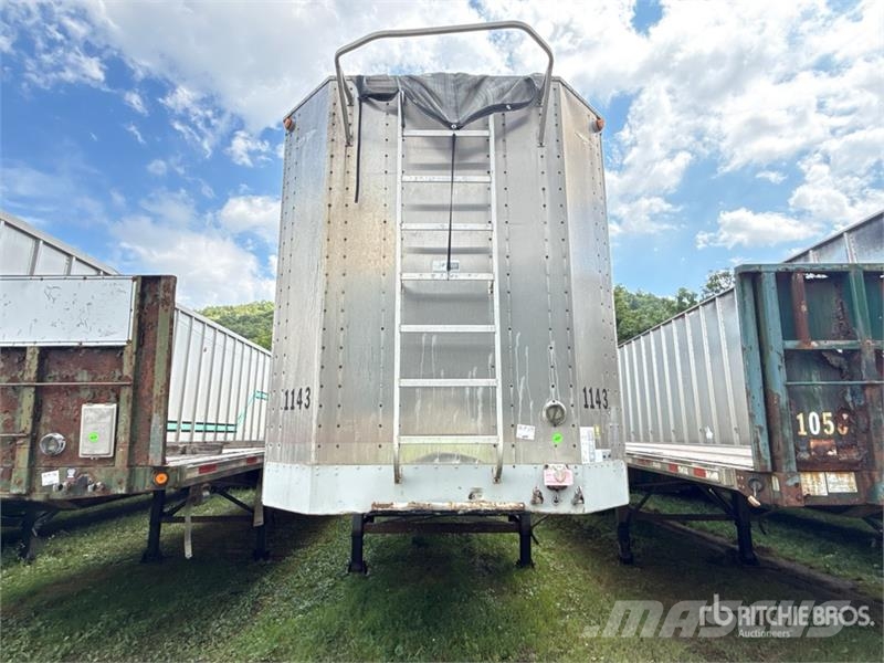 Innovative SDS-45 45 ft x 96 in T/A Chip Trailer ( Hout transporter