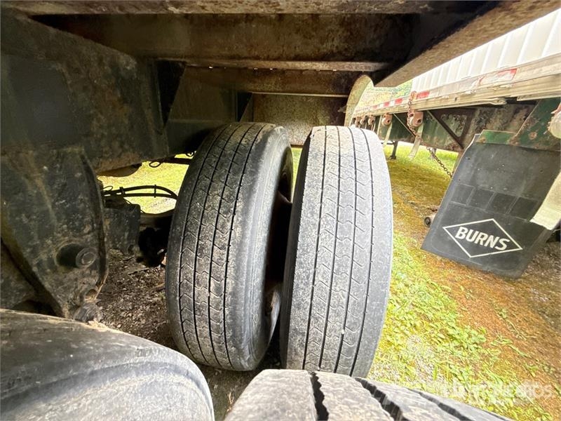 Innovative SDS-45 45 ft x 96 in T/A Chip Trailer ( Hout transporter