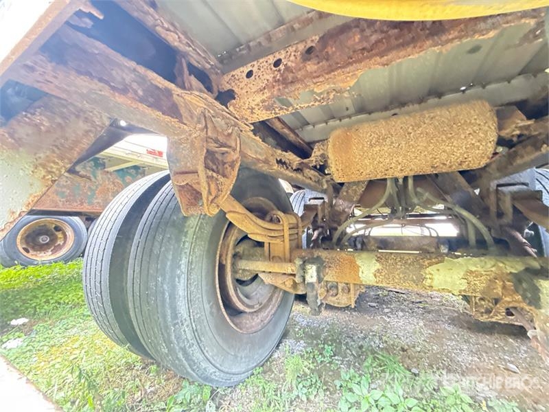 Innovative SDS-45 45 ft x 96 in T/A Chip Trailer ( Hout transporter