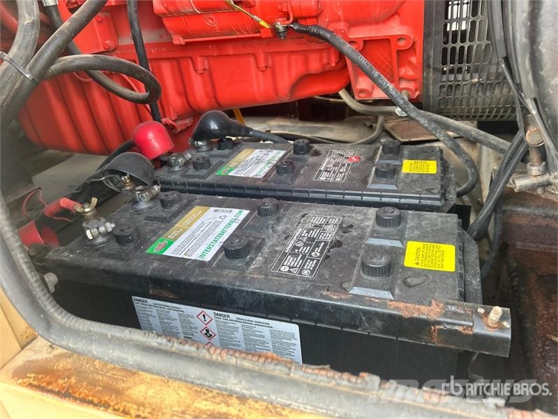  Intech Equipment & Supply LEC250-3-T4 250 kW Mobil Dieselgeneratorer