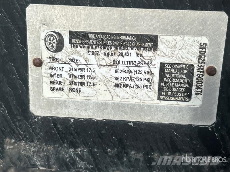  Intech Equipment & Supply LEC250-3-T4 250 kW Mobil Dieselgeneratorer