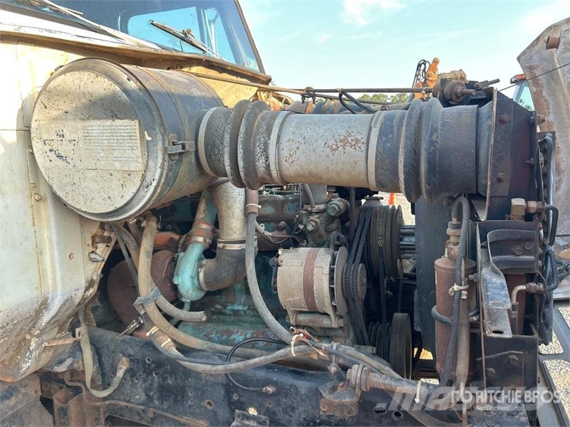 International 1854 4x2 S/A Dump Truck Tipper trucks