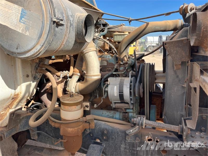 International 1954 1600 gal 4x2 Water Truck Tovornjaki za vodo