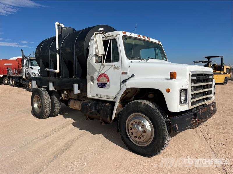 International 1954 1600 gal 4x2 Water Truck Tovornjaki za vodo