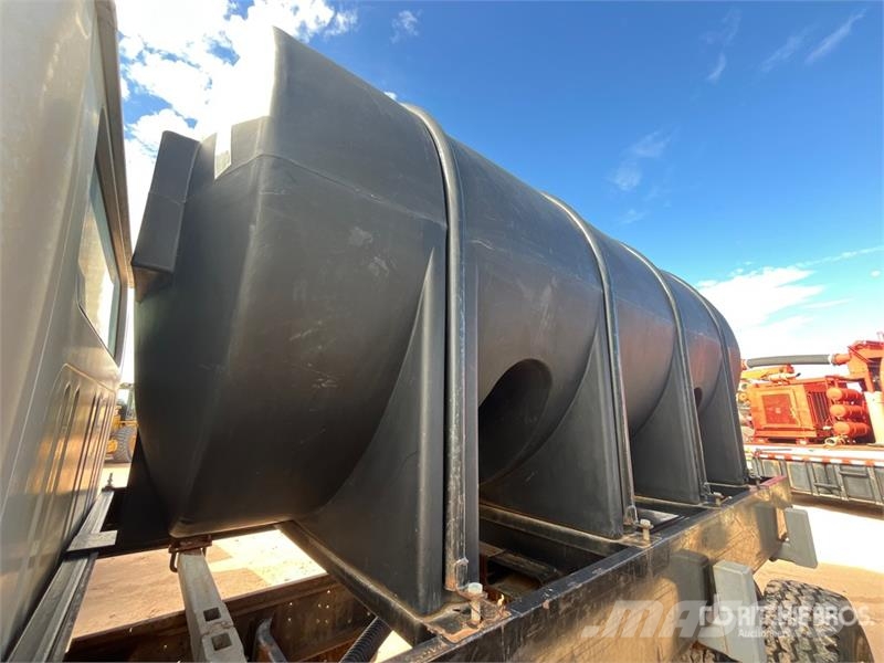 International 1954 1600 gal 4x2 Water Truck Tovornjaki za vodo