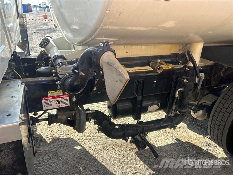 International 4000 gal 6x4 Water Truck Ūdens mašīnas