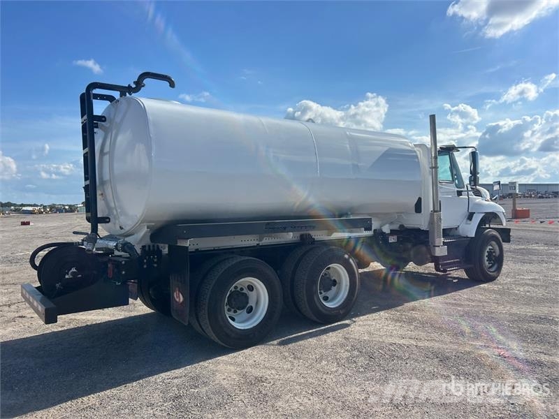 International 4000 gal 6x4 Water Truck Ūdens mašīnas