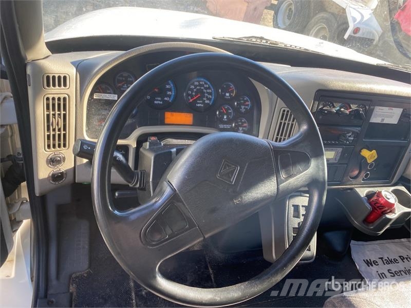 International 4300 Tovornjaki zabojniki