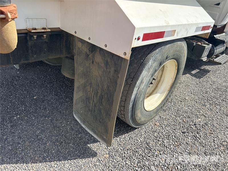 International 4300 Wassertanker