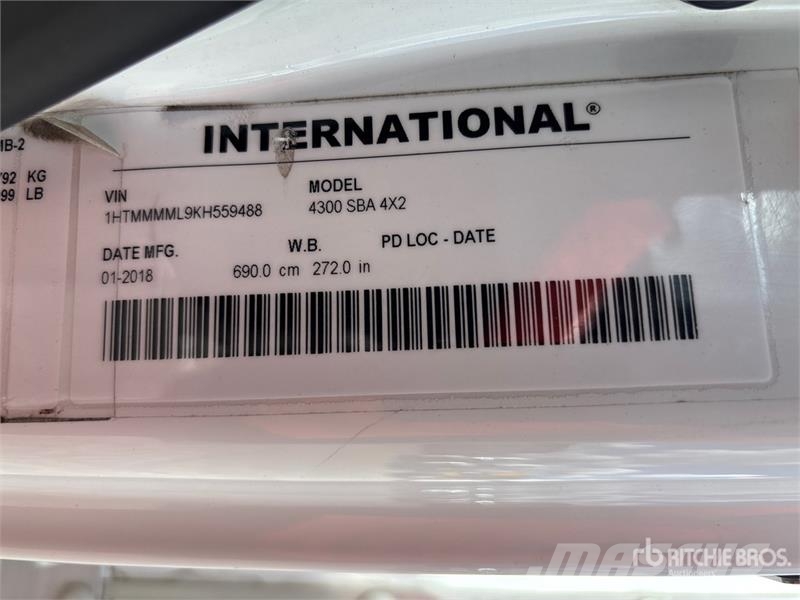 International 4300 Umpikorikuorma-autot