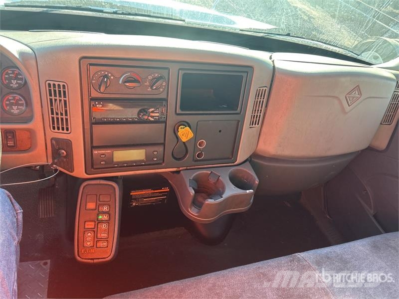 International 4300 Temperature controlled trucks