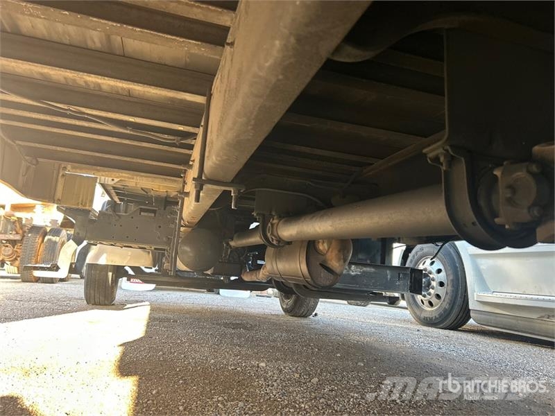 International 4300 ボックスボディー、ウイング、箱車