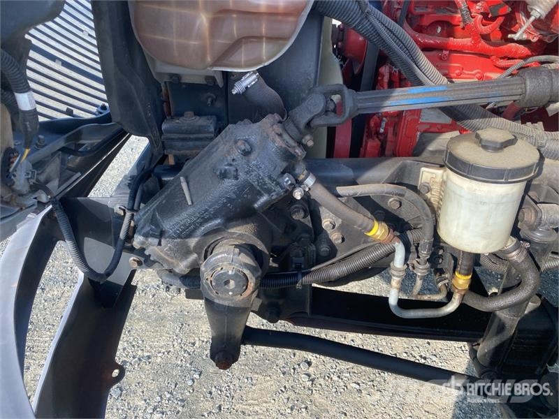 International 4300 شاحنات ذات هيكل صندوقي