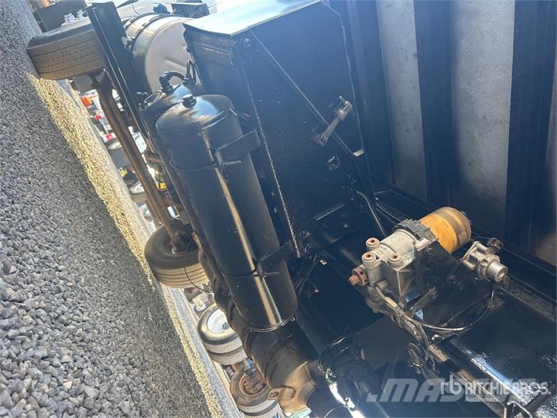 International 4300 Temperature controlled trucks
