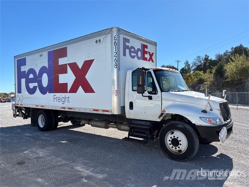 International 4300 Camion cassonati