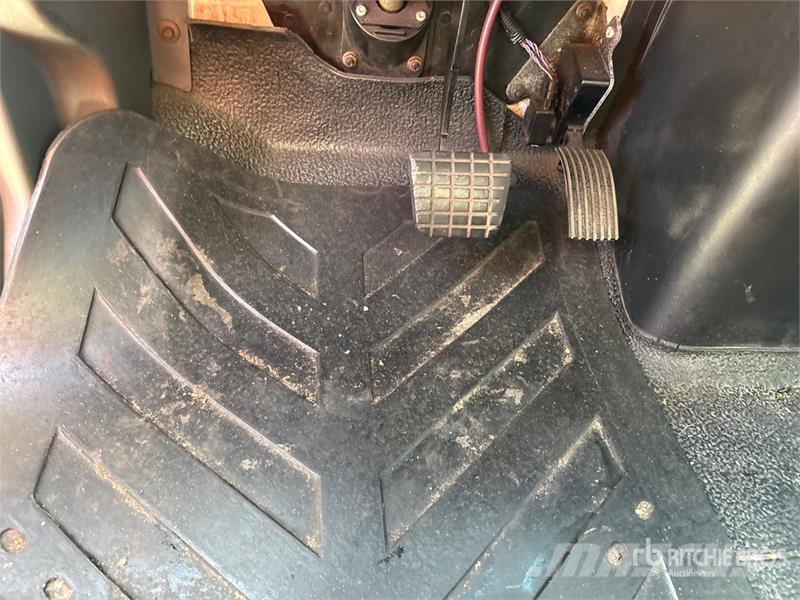 International 4300 Umpikorikuorma-autot