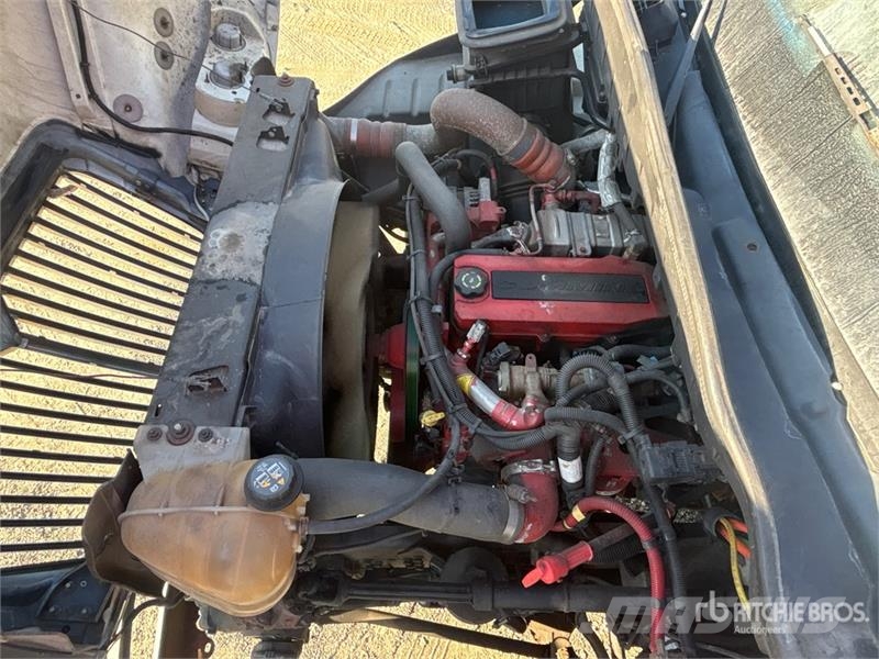 International 4300 Umpikorikuorma-autot