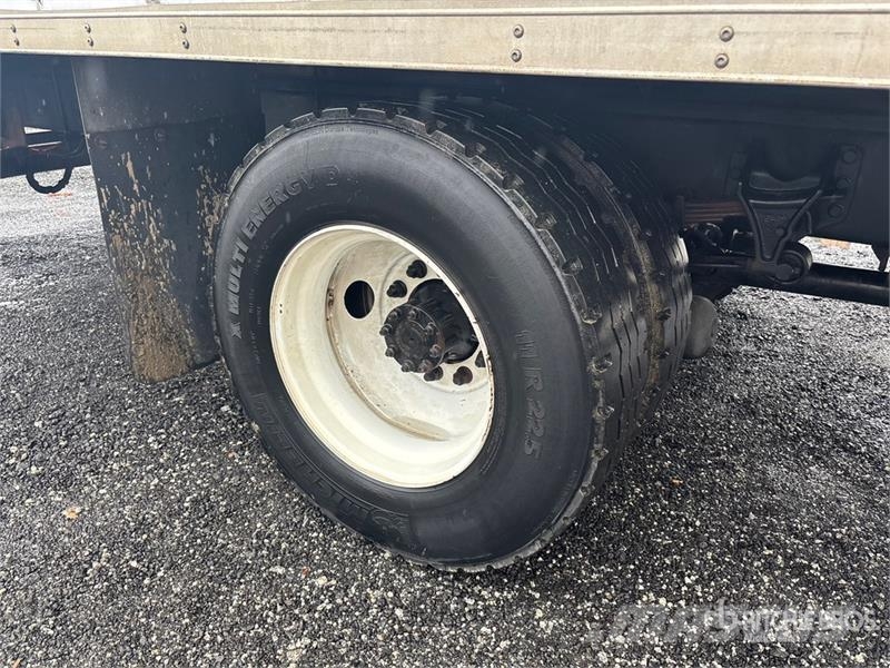 International 4300 Umpikorikuorma-autot