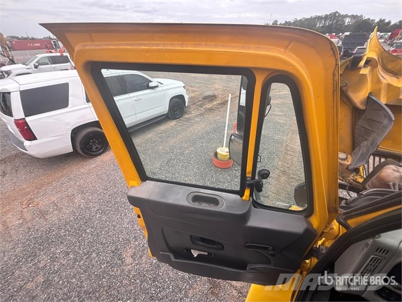 International 4300 Bakwagens met gesloten opbouw