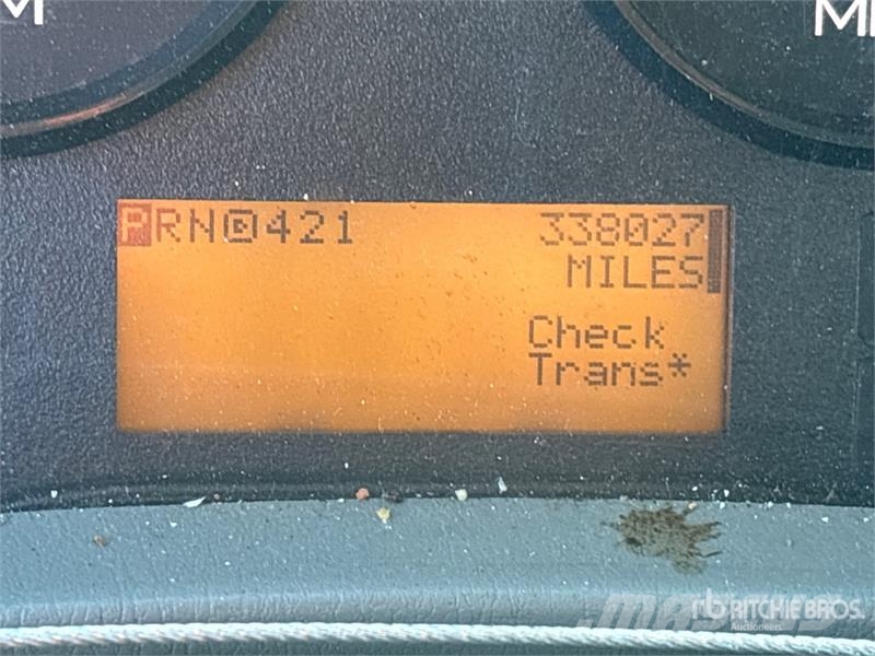 International 4300 شاحنات ذات هيكل صندوقي