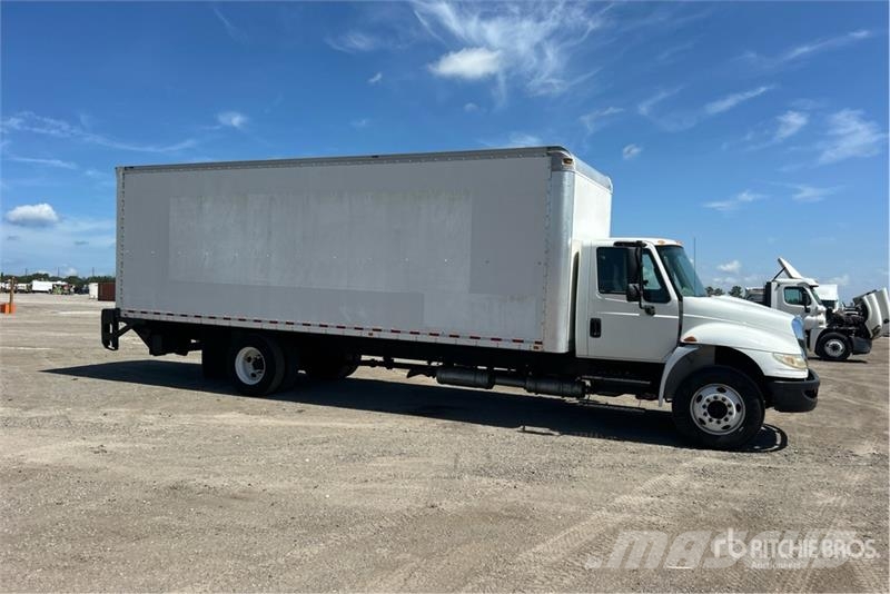 International 4300 厢式货车