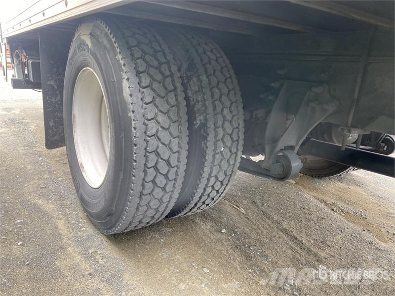 International 4300 Umpikorikuorma-autot