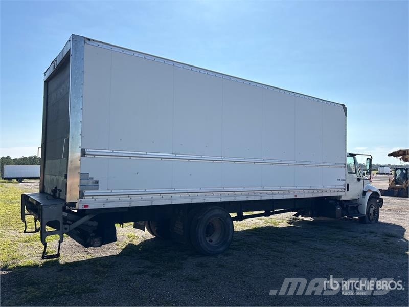 International 4300 Umpikorikuorma-autot