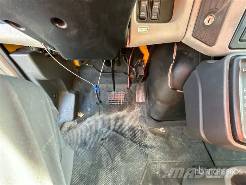 International 4300 Каросерии