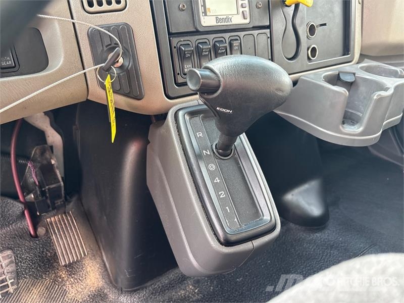 International 4300 Umpikorikuorma-autot